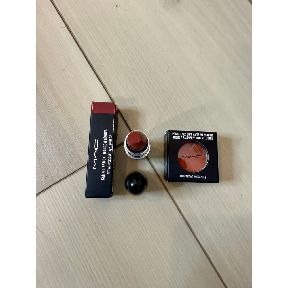 MAC DEL RIO LIPSTICK AND SINGLE EYESHADOW SO HAUTE RIGHT NOW BUNDLE